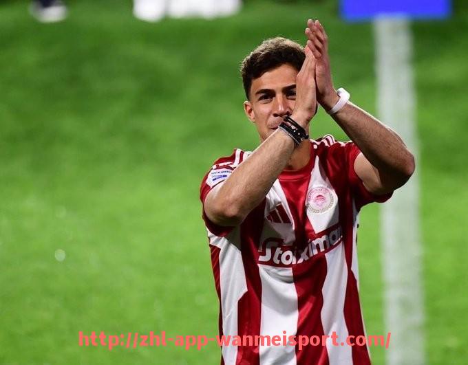 完美体育官方入口-世俱杯历史上的教练更替情况与俱乐部临场应变能力